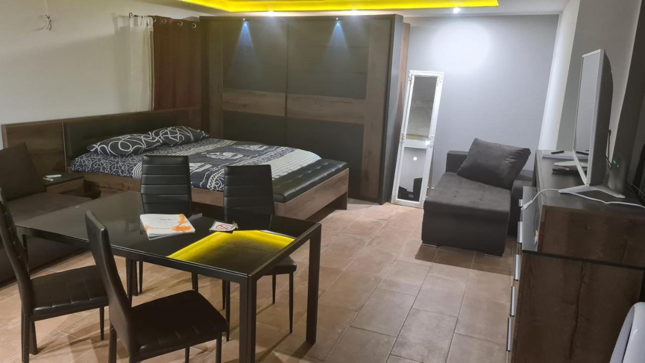 Studio Apartment Doki Basement Пула Екстер'єр фото
